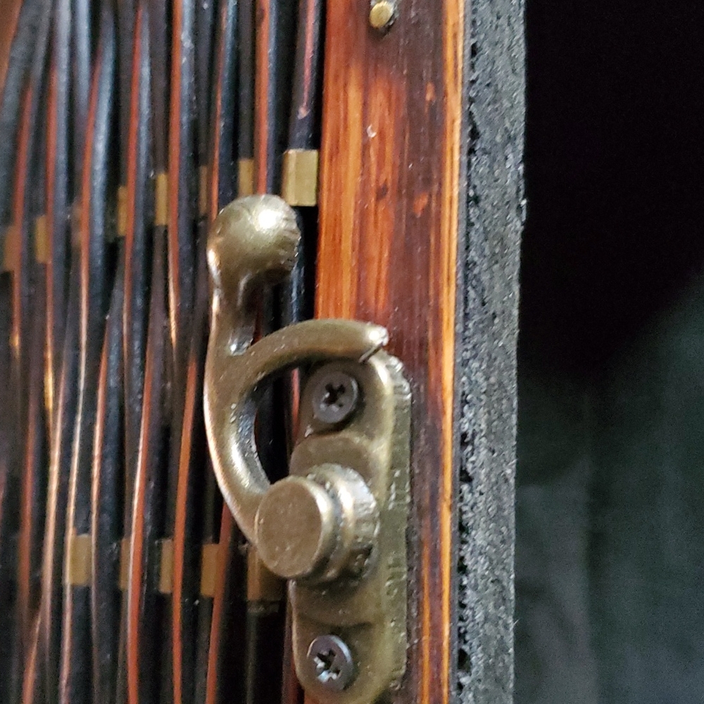 Wooden Oriental chest - Picture 12 of 14